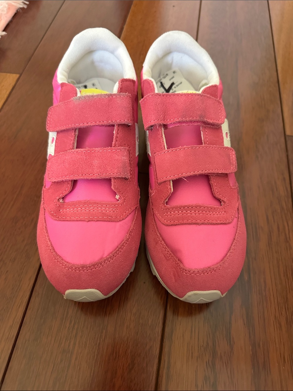 Kids sneakers
